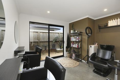 Photo of property in 28 Dreaver Drive, Waitara, 4320