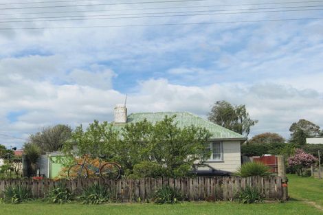 Photo of property in 22 Banks Street, Tolaga Bay, 4077