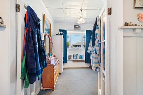 Photo of property in 192 Pacific Road, North New Brighton, Christchurch, 8083