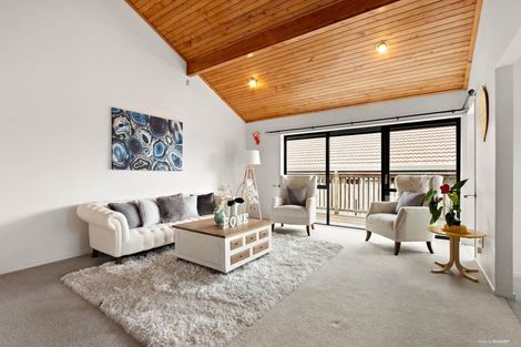 Photo of property in 11 Lochend Place, Highland Park, Auckland, 2010