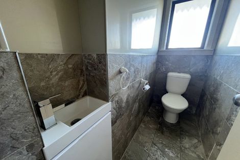 Photo of property in 11 Bristol Crescent, Roslyn, Palmerston North, 4414