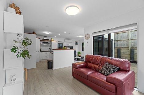 Photo of property in 3 Bluefin Way, West Harbour, Auckland, 0618