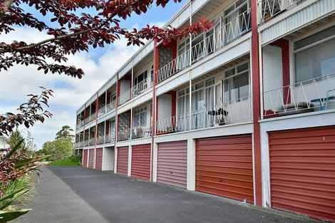 Photo of property in 7/219 Onewa Road, Birkenhead, Auckland, 0626