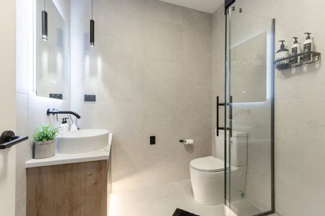 Photo of property in 4 Taku Close, Long Bay, Auckland, 0630