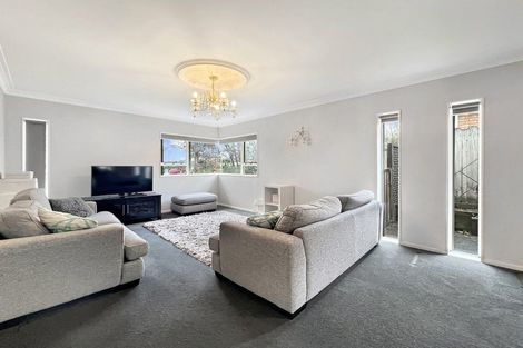 Photo of property in 12 Stewart Gibson Place, Manurewa, Auckland, 2105