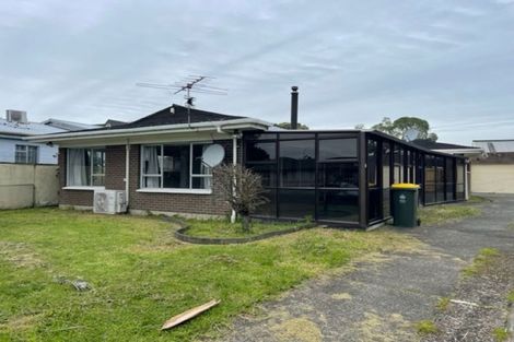 Photo of property in 2 Carolyn Street, Manukau, Auckland, 2025