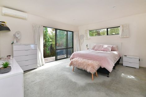 Photo of property in 3/275 East Coast Road, Mairangi Bay, Auckland, 0630