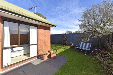 Photo of property in 3/9b Prestons Road, Redwood, Christchurch, 8051