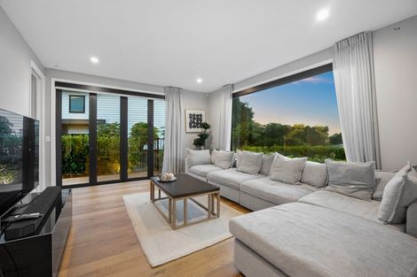 Photo of property in 11 Sharon Road, Waiake, Auckland, 0630