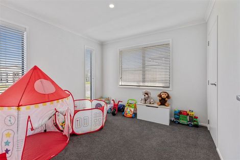 Photo of property in 44 Hills View Drive, Papamoa, 3118