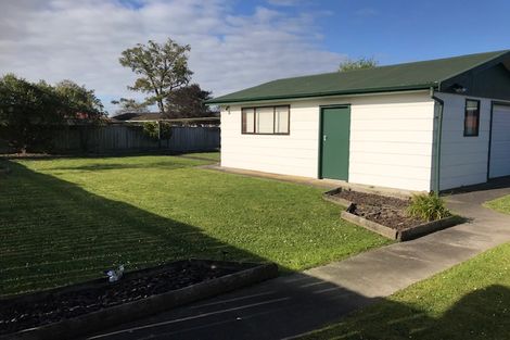 Photo of property in 52 Rhodes Drive, Kelvin Grove, Palmerston North, 4414