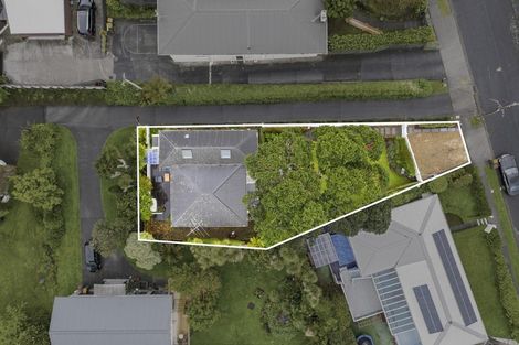 Photo of property in 45 Huka Road, Birkenhead, Auckland, 0626