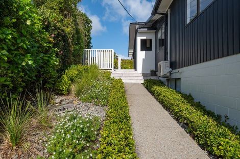 Photo of property in 5 Holiday Road, Stanmore Bay, Whangaparaoa, 0932