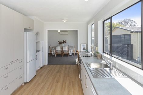 Photo of property in 202 Wairakei Road, Bryndwr, Christchurch, 8053