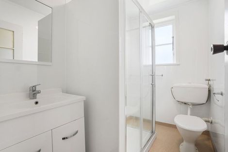 Photo of property in 16 Westmere Crescent, Westmere, Auckland, 1022