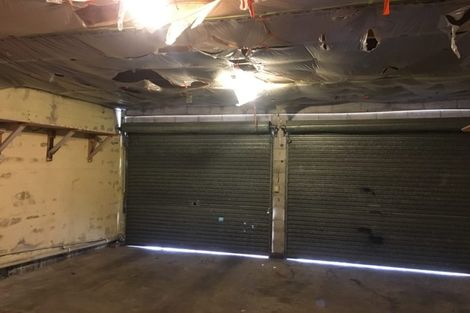 Photo of property in 637 Glenfield Road, Totara Vale, Auckland, 0629