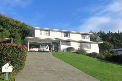 Photo of property in 14 Saint Aidans Way, Tawa, Wellington, 5028