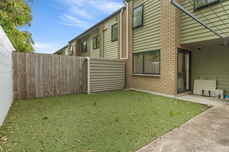 Photo of property in 4 Pangu Way, Mangere, Auckland, 2022