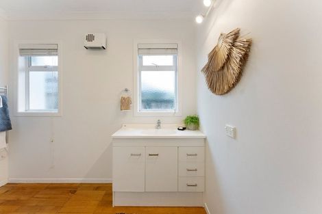 Photo of property in 3b Wheeler Place, Upper Vogeltown, New Plymouth, 4310