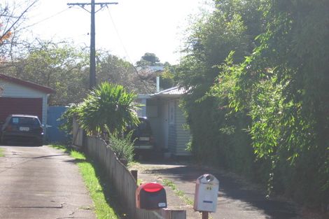 Photo of property in 8 Waters Place, New Lynn, Auckland, 0600