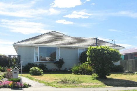 Photo of property in 14 Vivian Street, Burwood, Christchurch, 8083