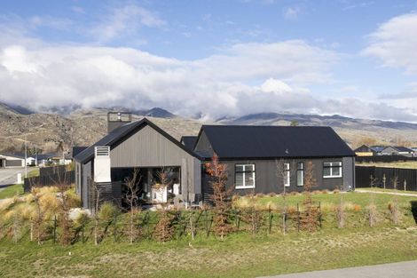 Photo of property in 7 Hatters Lane, Mount Pisa, 9383