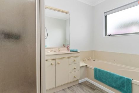 Photo of property in 4 Bell Common Close, Bethlehem, Tauranga, 3110