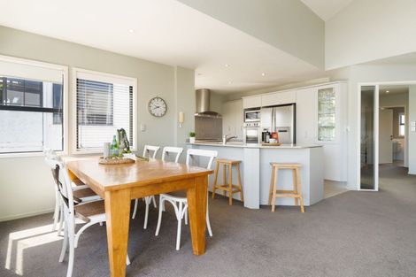 Photo of property in 6b Oceanview Road, Mount Maunganui, 3116