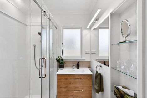 Photo of property in 103 Warwick Road, Mayfair, Hastings, 4122