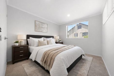 Photo of property in 51 Mt Lebanon Crescent, The Gardens, Auckland, 2105