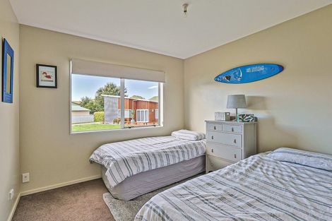Photo of property in 9 John Ross Place, Kairakau, Havelock North, 4295