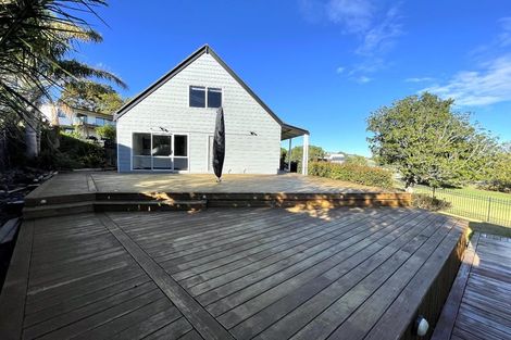 Photo of property in 15 Dalwhinnie Parade, Highland Park, Auckland, 2010