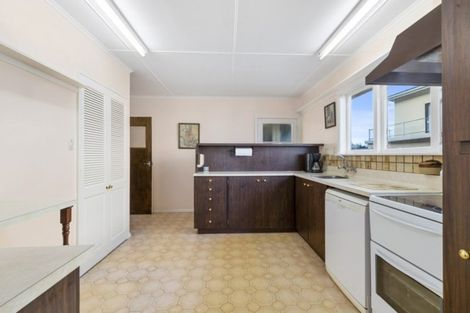Photo of property in 81 Breaker Bay Road, Breaker Bay, Wellington, 6022