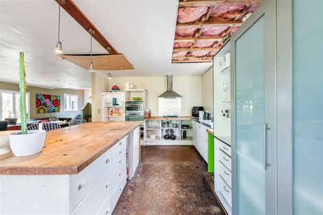 Photo of property in 10 Grendon Road, Titirangi, Auckland, 0604