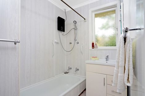 Photo of property in 9 Waverley Avenue, Glenfield, Auckland, 0629