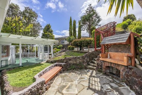 Photo of property in 17 Louise Place, Browns Bay, Auckland, 0630