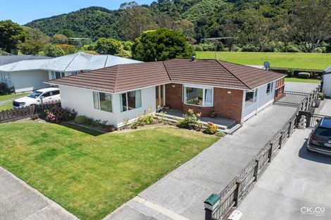 Photo of property in 71 Holdsworth Avenue, Trentham, Upper Hutt, 5018