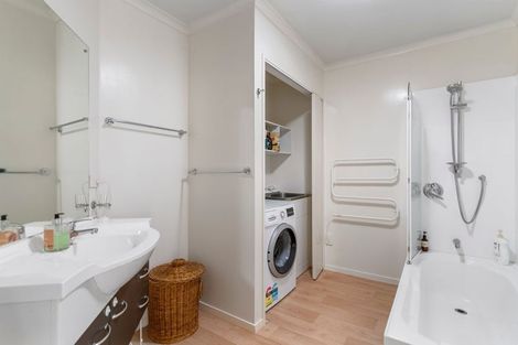 Photo of property in 5/15 Harbour View Road, Te Atatu Peninsula, Auckland, 0610