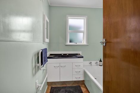 Photo of property in 44 Celia Street, Stratford, 4332