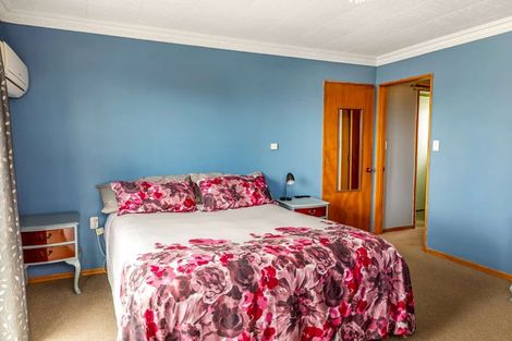 Photo of property in 17 Henley Street, Westport, 7825