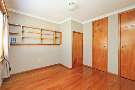 Photo of property in 437 Dalcross Street, Mayfair, Hastings, 4122