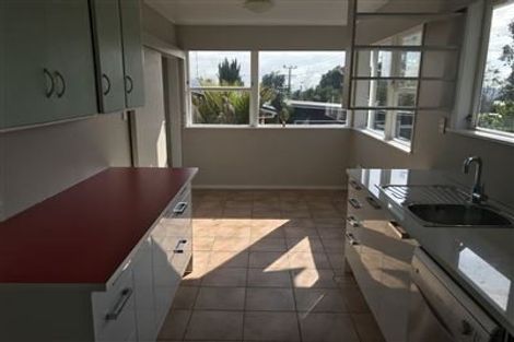 Photo of property in 478 Don Buck Road, Massey, Auckland, 0614