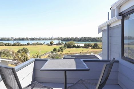 Photo of property in 38 Waterview Road, Stanley Point, Auckland, 0624