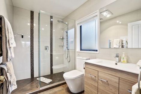 Photo of property in 64 Black Teal Close, Unsworth Heights, Auckland, 0632