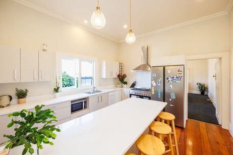 Photo of property in 239 Victoria Avenue, Hokowhitu, Palmerston North, 4410