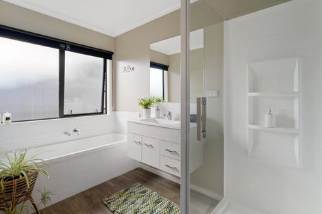 Photo of property in 7 Aqua Way, Paraparaumu, 5032