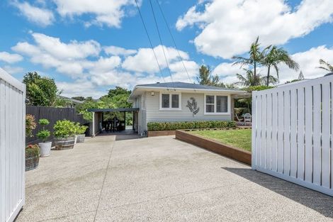 Photo of property in 25 Trelawn Place, Cockle Bay, Auckland, 2014