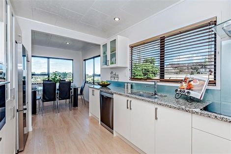 Photo of property in 13 Gosford Drive, Botany Downs, Auckland, 2010