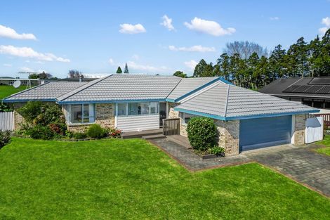 Photo of property in 60 Elsie Drive, Waiuku, 2123