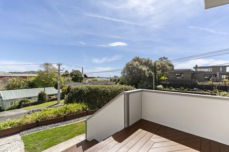 Photo of property in 27 Roy Terrace, Moturoa, New Plymouth, 4310